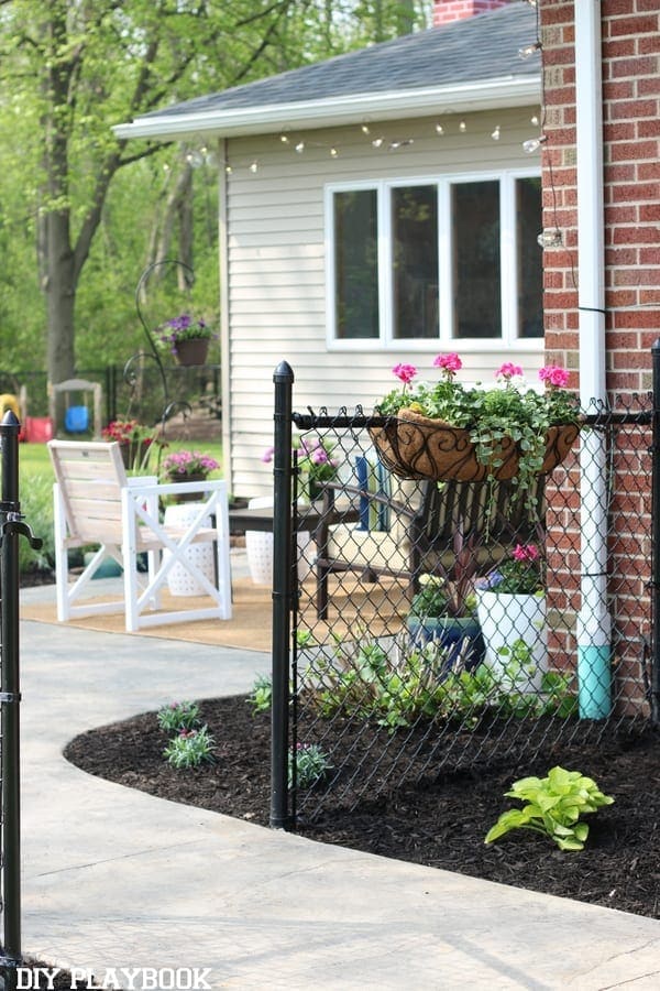 Landscaping on the side of a hosue