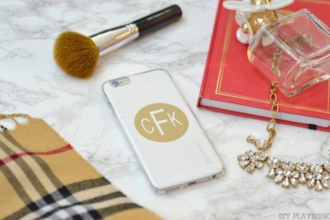 Gold-Phone-Case-DIY