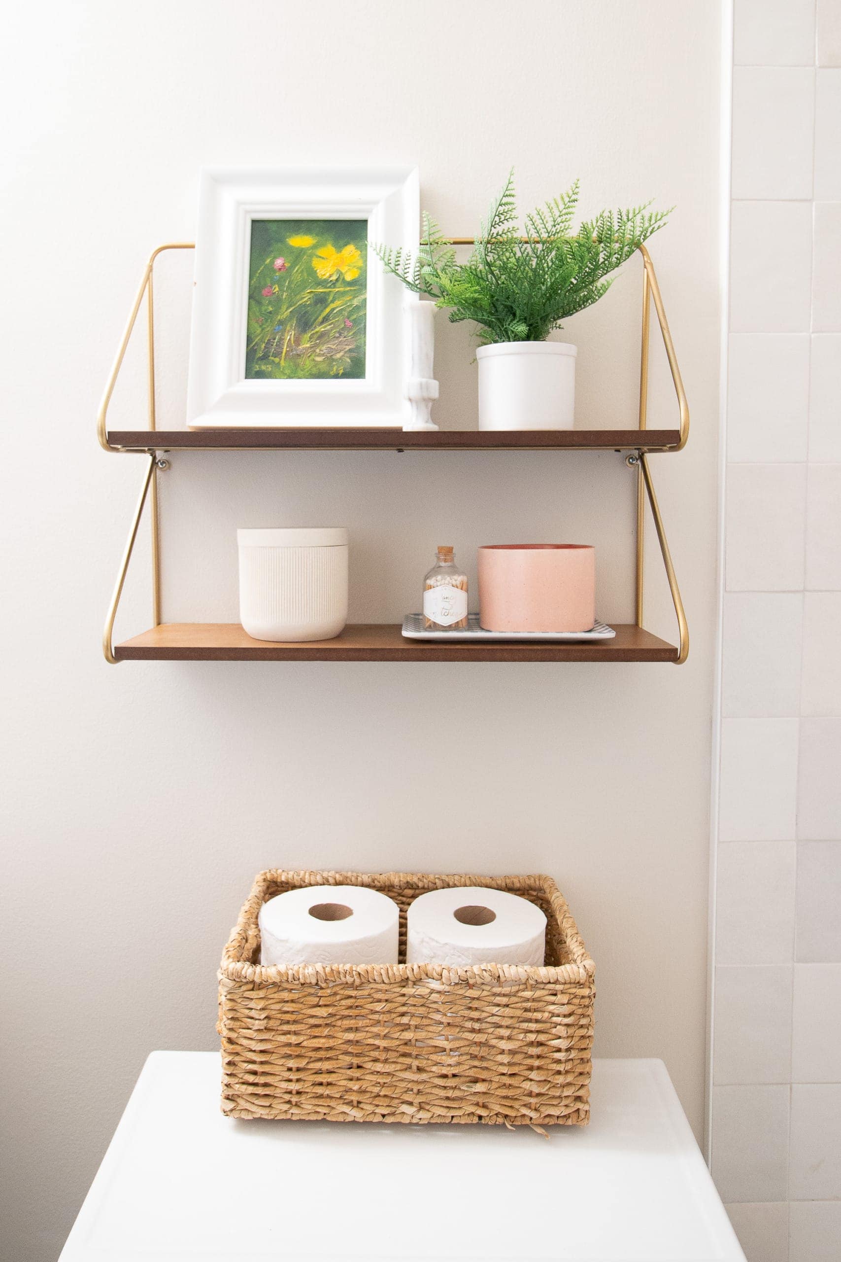 Hanging a wall shelf over a toilet