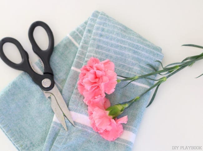 Work on scale How to Decorate with Carnations: Tutorial | DIY Playbook