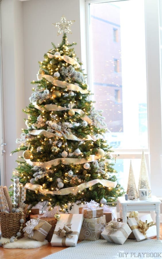 Glamorous Christmas Tree with gold and silver for a fabulous holiday style!