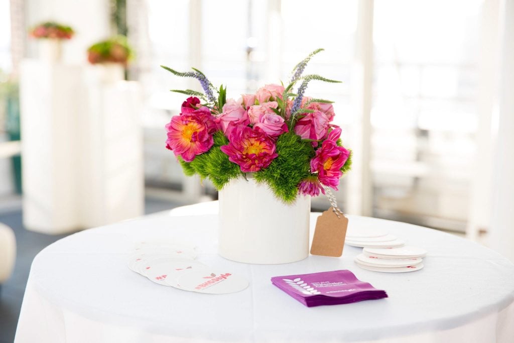 The better homes and gardens event had gorgeous centerpieces and table settings